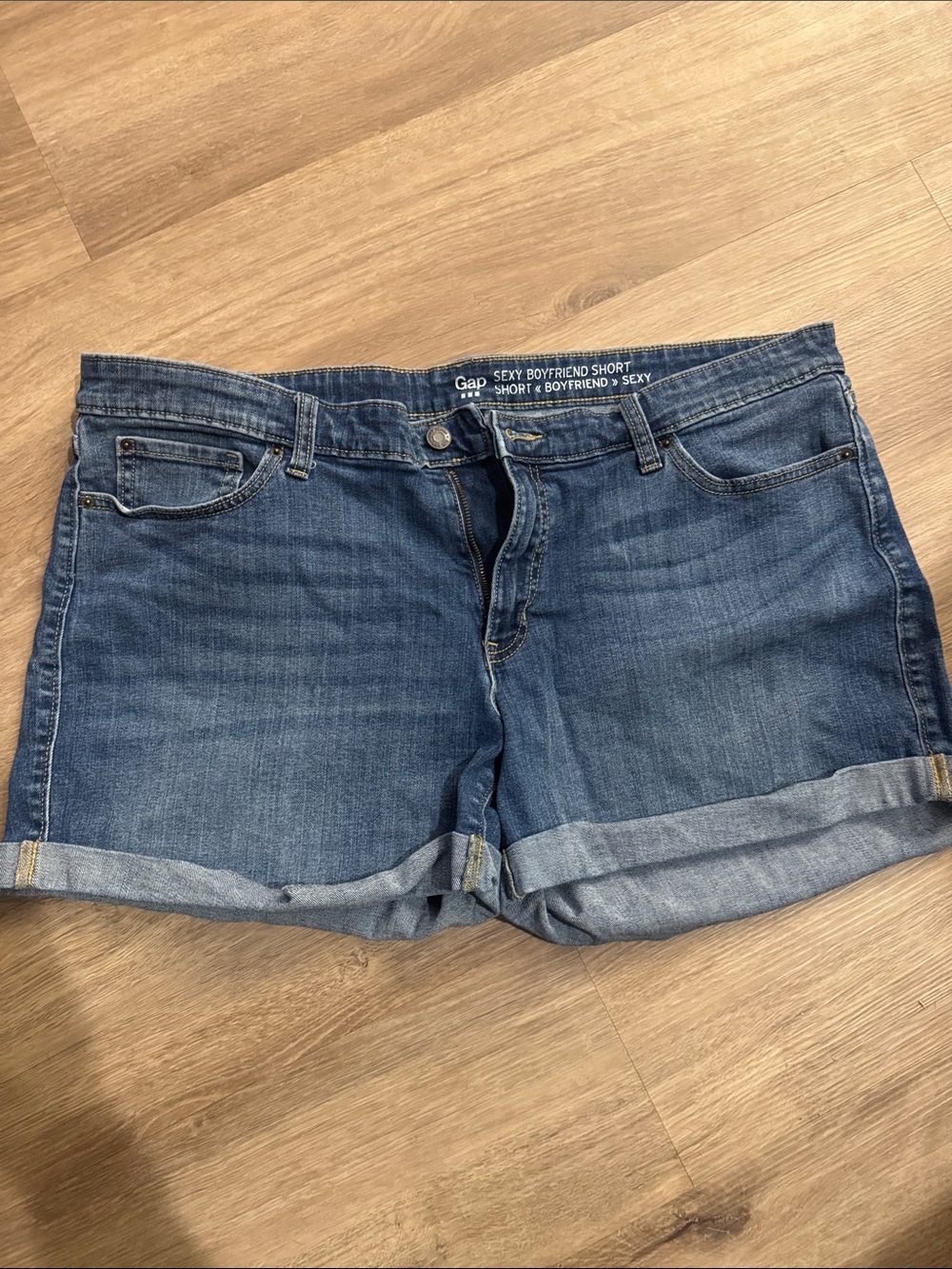 GAP Rolled Cuff Boyfriend Jean Shorts in Blue